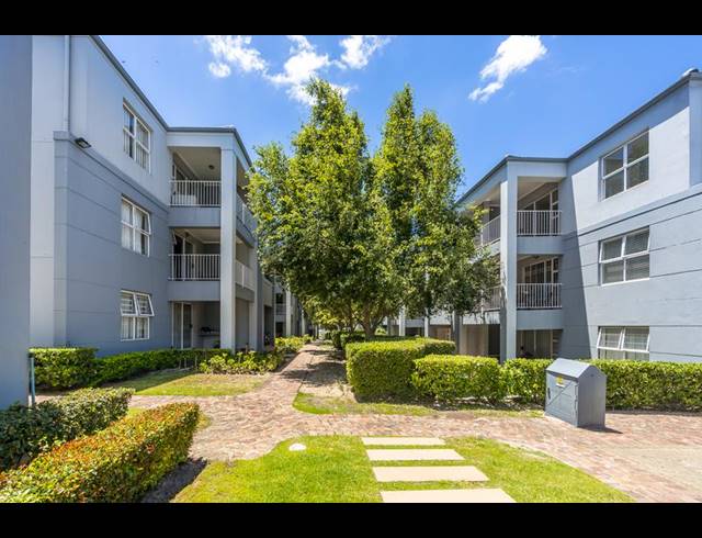 2 BEDROOM PROPERTY TO RENT IN VREDEKLOOF EAST